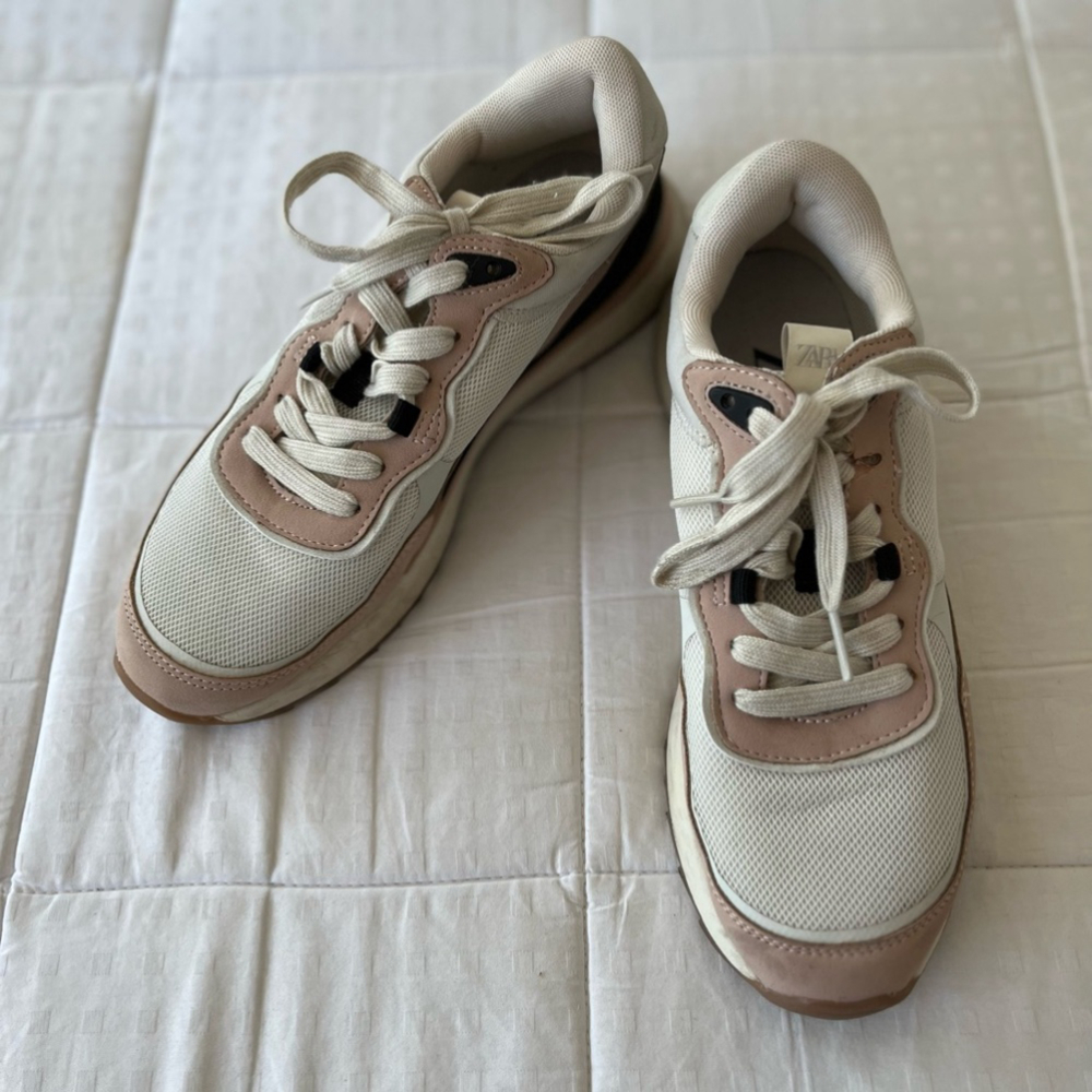 SOLD 🌙 ZARA Pale Pink, Black & White Lace-up Sneakers Size 39/US 8 - Picture 2 of 16